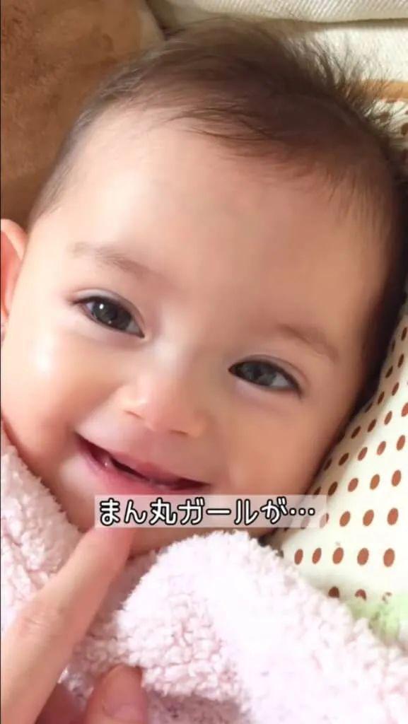 日本一混血“大眼睛宝宝”意外走红！8岁长成真人版白雪公主，网友：又想骗我生女儿！